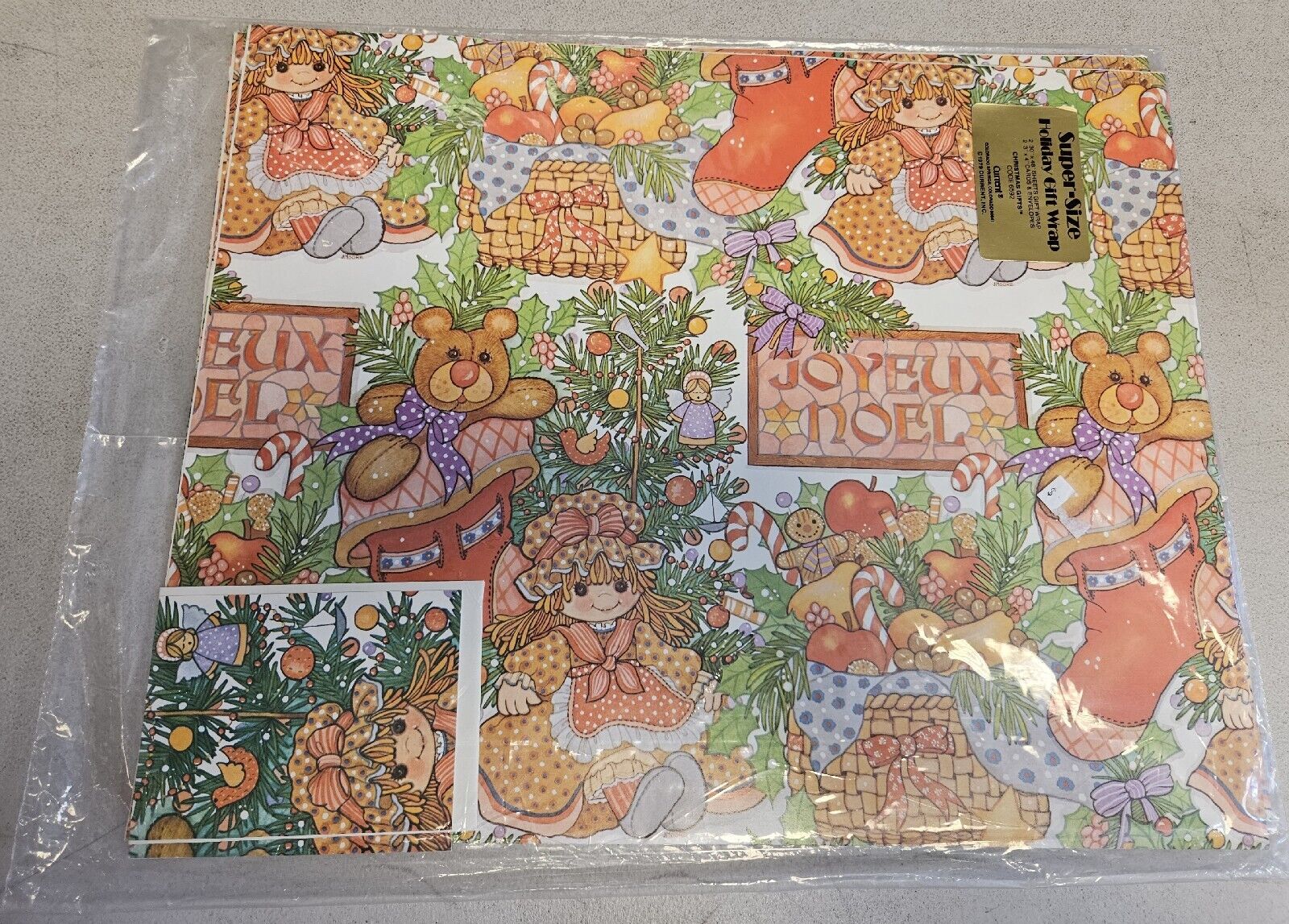Vintage NEW 1979 Christmas SUPER SIZE Gift Wrap & 2 Cards NOS HOLLY HOBBIE style