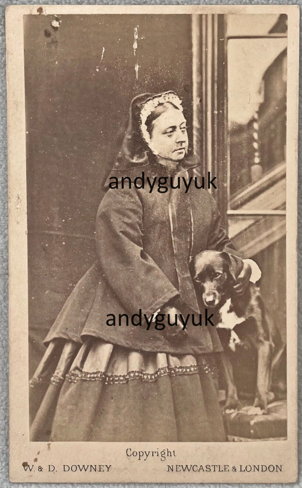 CDV QUEEN VICTORIA HOLDING HER DOG ANTIQUE PHOTO BY DOWNEY ROYAL ROYALTY