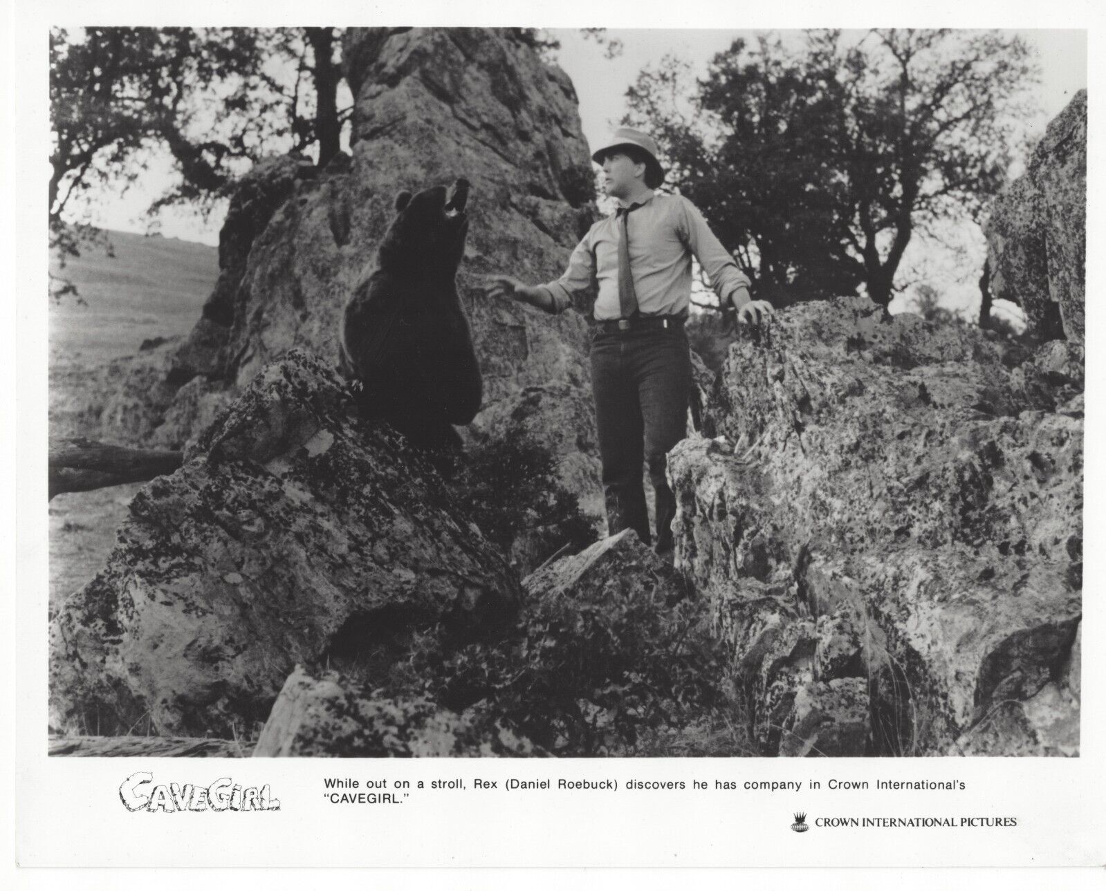 Cavegirl~Daniel Roebuck, Cynthia Thompson~Movie Press Photo~1985~Meets a Bear