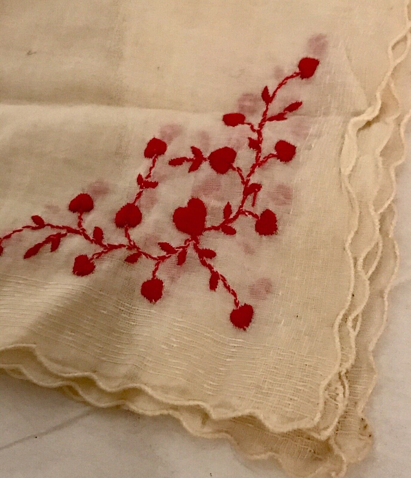 Handkerchief  9” Square  Red Flowers Heart  Scalloped Edge  Hand Embroidered