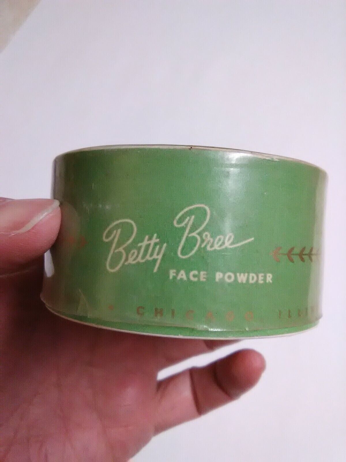 Vintage face powder Betty Bree sealed unused unopened