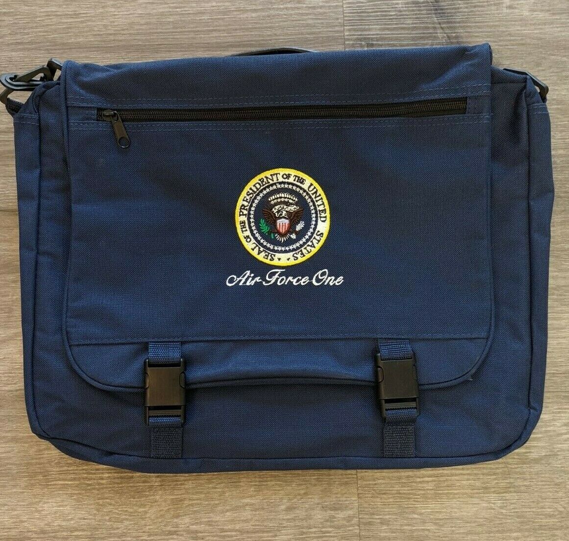 Authentic Presidential Seal Air Force One Briefcase VIP gift item Clinton & Bush