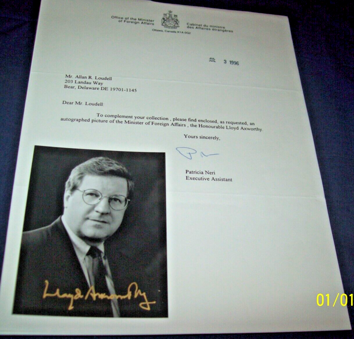 Minister of Foreign Affairs Canada Lloyd Axworthy  Autographed Picture