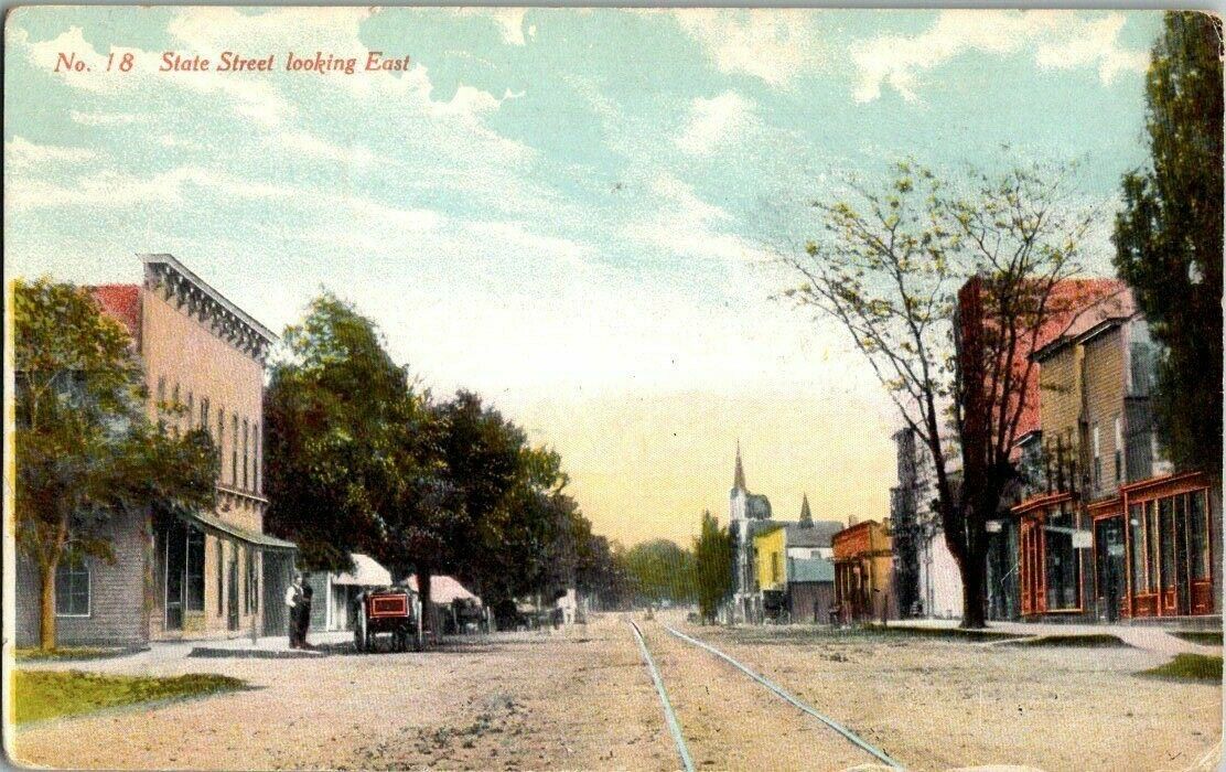 1909. GRAND RAPIDS, MICHIGAN. STATE STREET LOOKING EAST. POSTCARD DB31