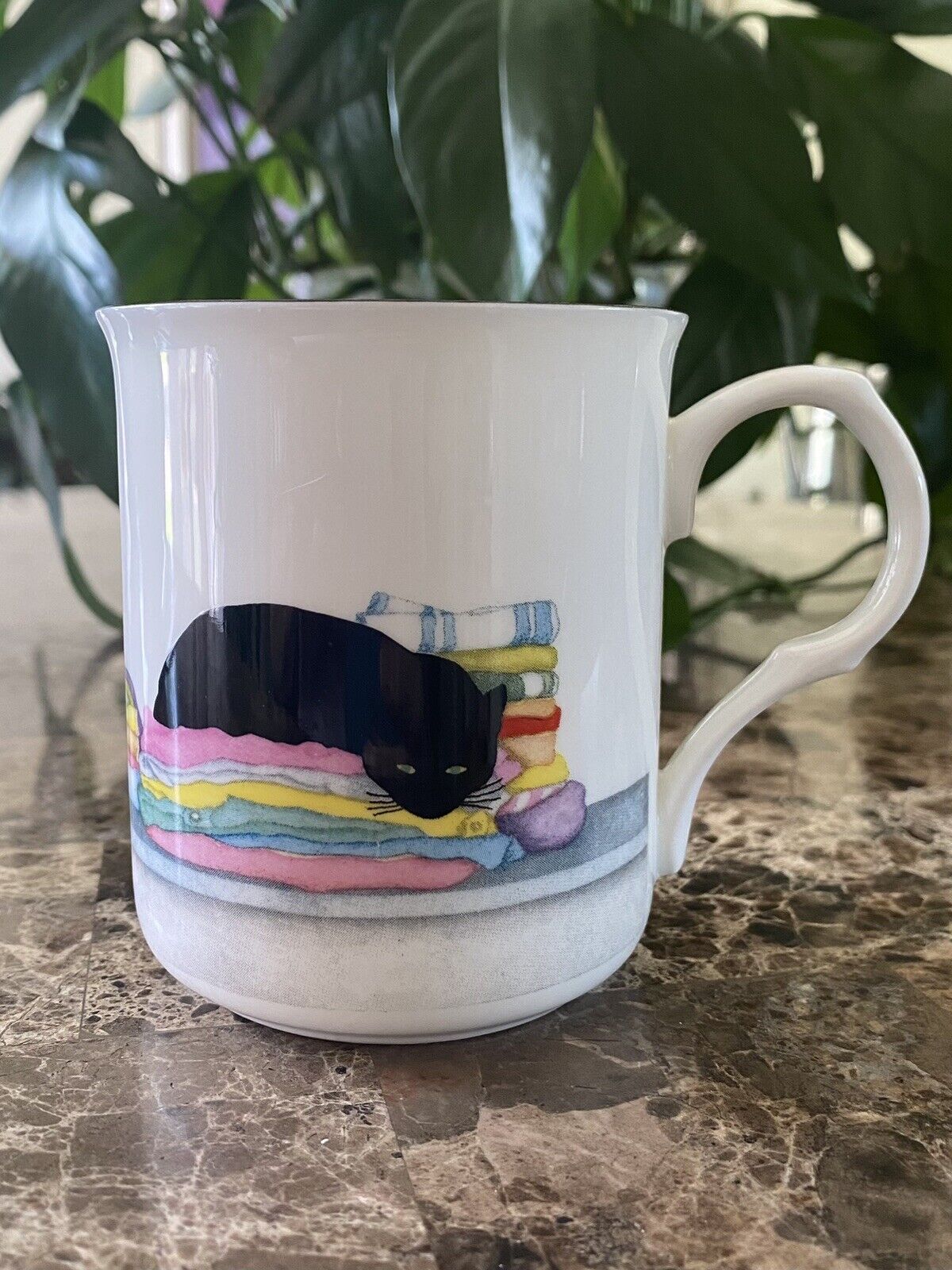 Vintage Sue Boettcher mug cup BLACK CAT on laundry Staffordshire never used