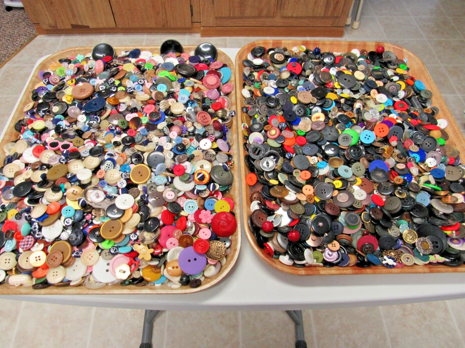 LOT OF SEWING BUTTONS CRAFTS ASSORTED SIZES SHAPES COLORS VINTAGE MOD 10 LBS