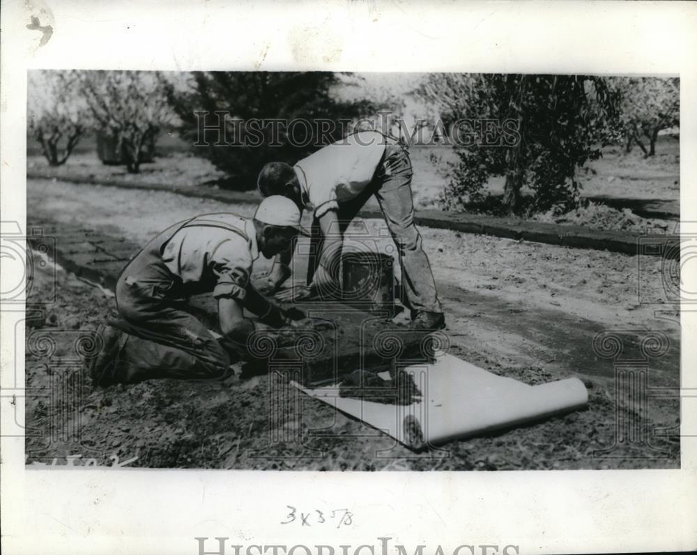 1942 Press Photo Making Adobe Bricks