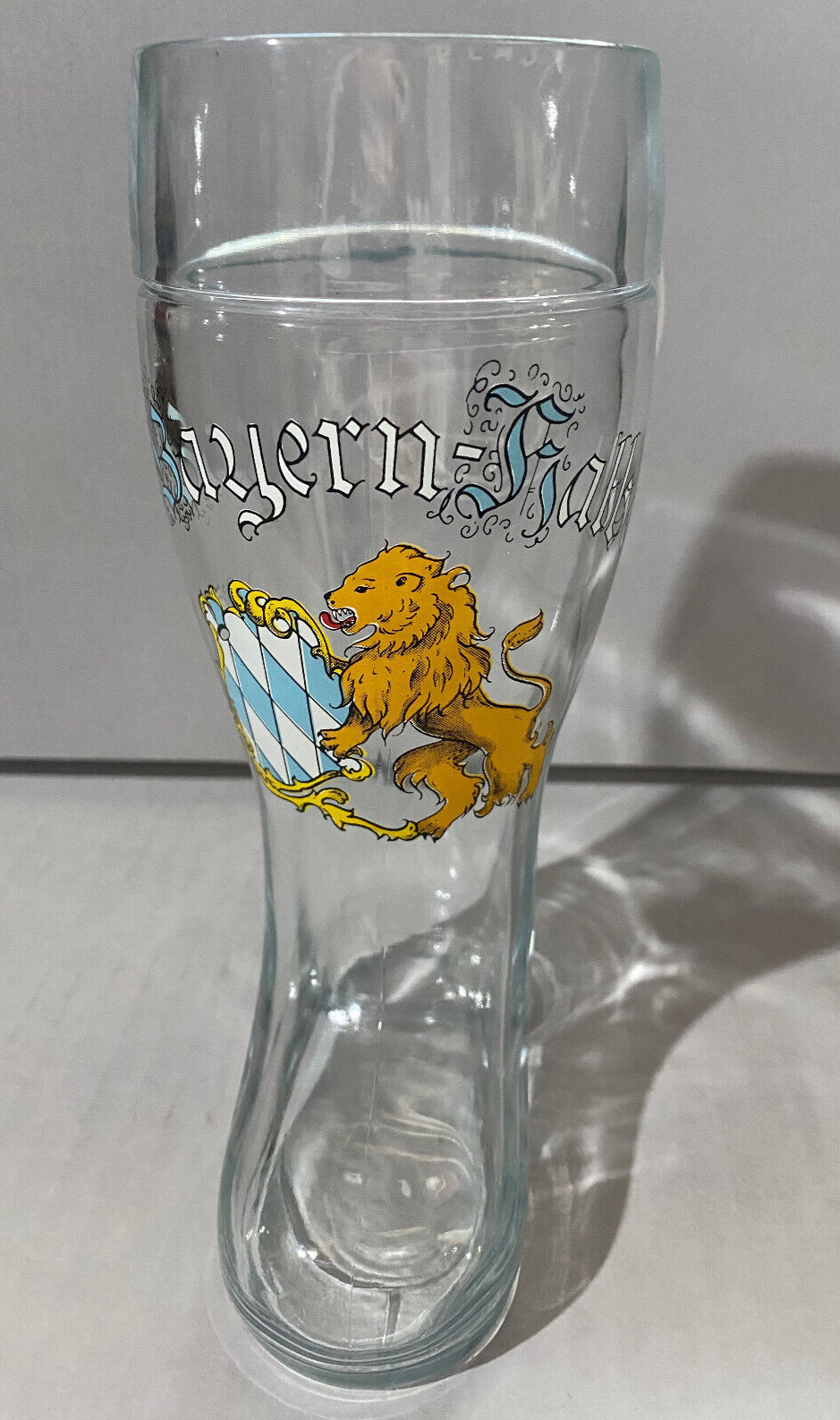 BAYERN (BAVARIA) GERMANY 0.5L BOOT-SHAPED BEER GLASS WITH COAT OF ARMS