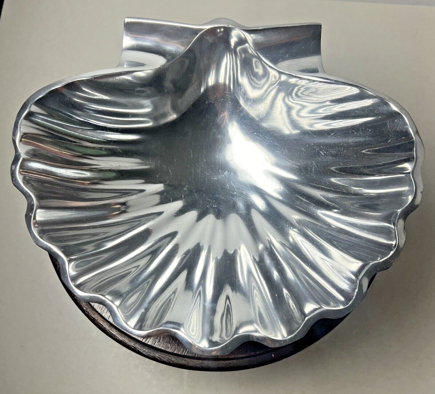 Vintage Aluminum Polished Silver Shell Clam Bowl IHI India 9\