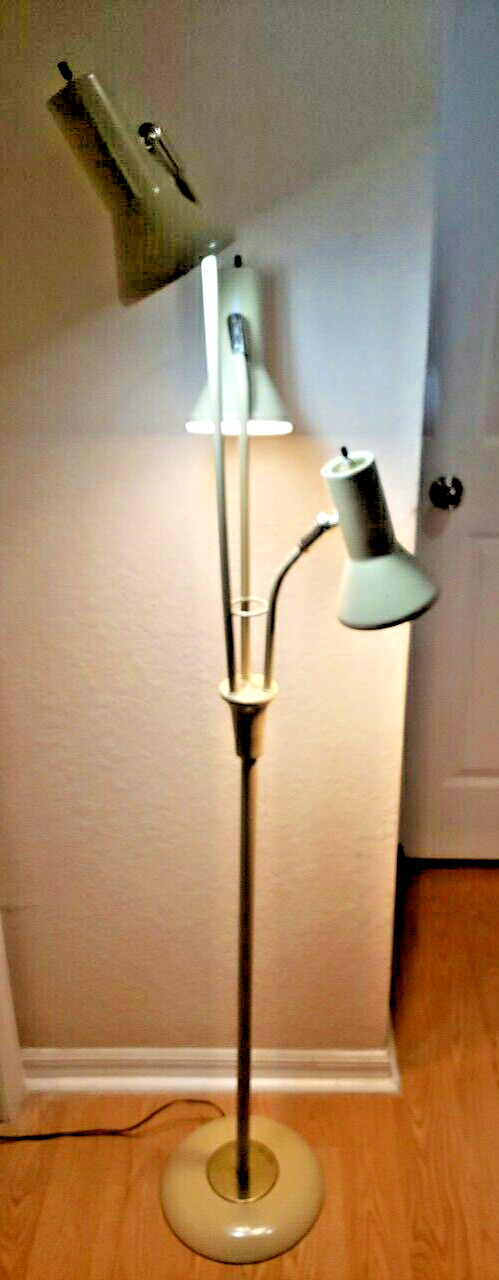 Gerald Thurston Lightolier Tope Enamel MCM Adjustable 3 Cone Floor Lamp