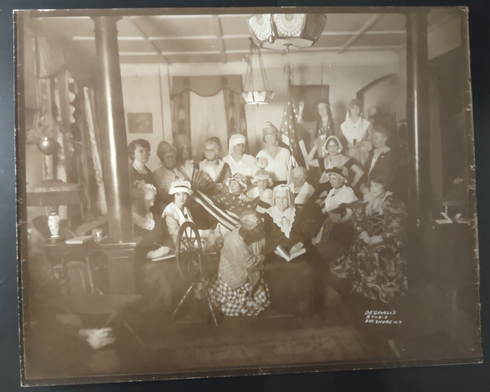 RARE PHOTOGRAPH OF A DAR CHRISTMAS PARTY 1923. LONG ISLAND N.Y. 19 NAMED PEOPLE.