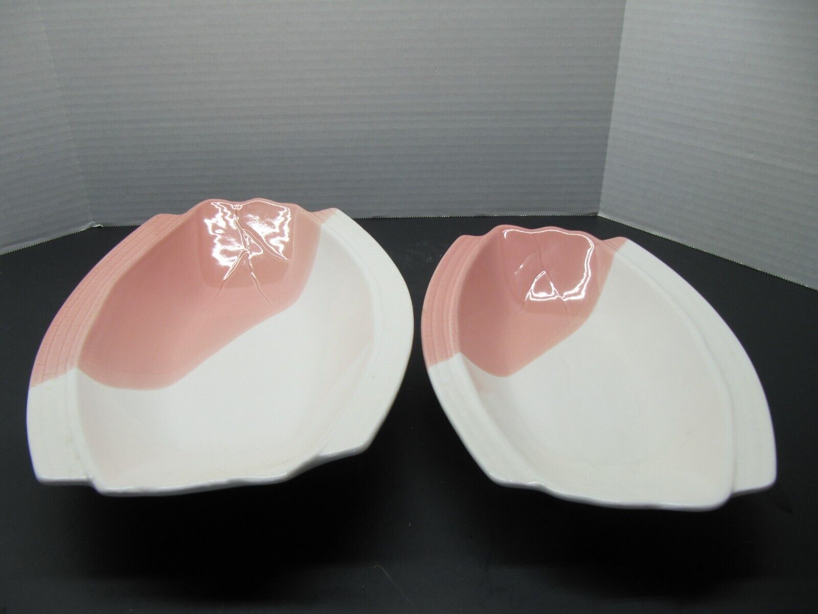 Vintage MCM Nesting Bowls Pink/White