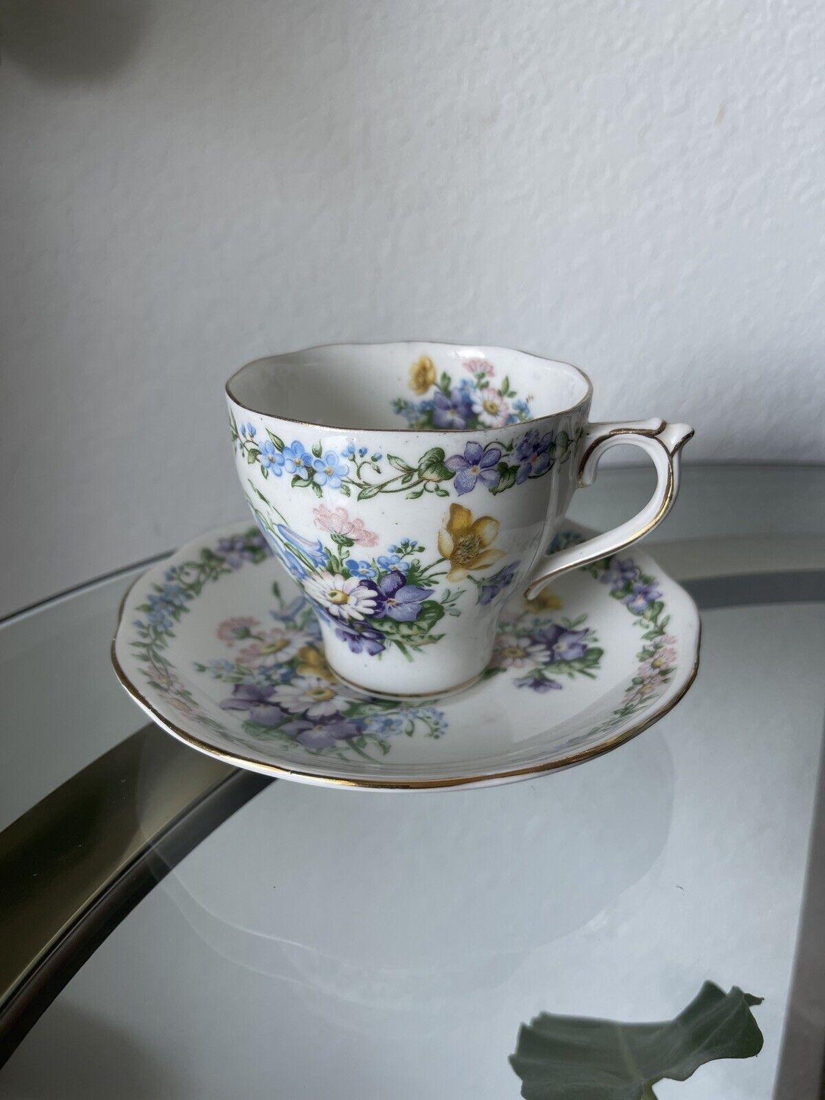 Vintage Roslyn Fine Bone China Tea Cup & Saucer Garland Floral Gold Trim 1940s