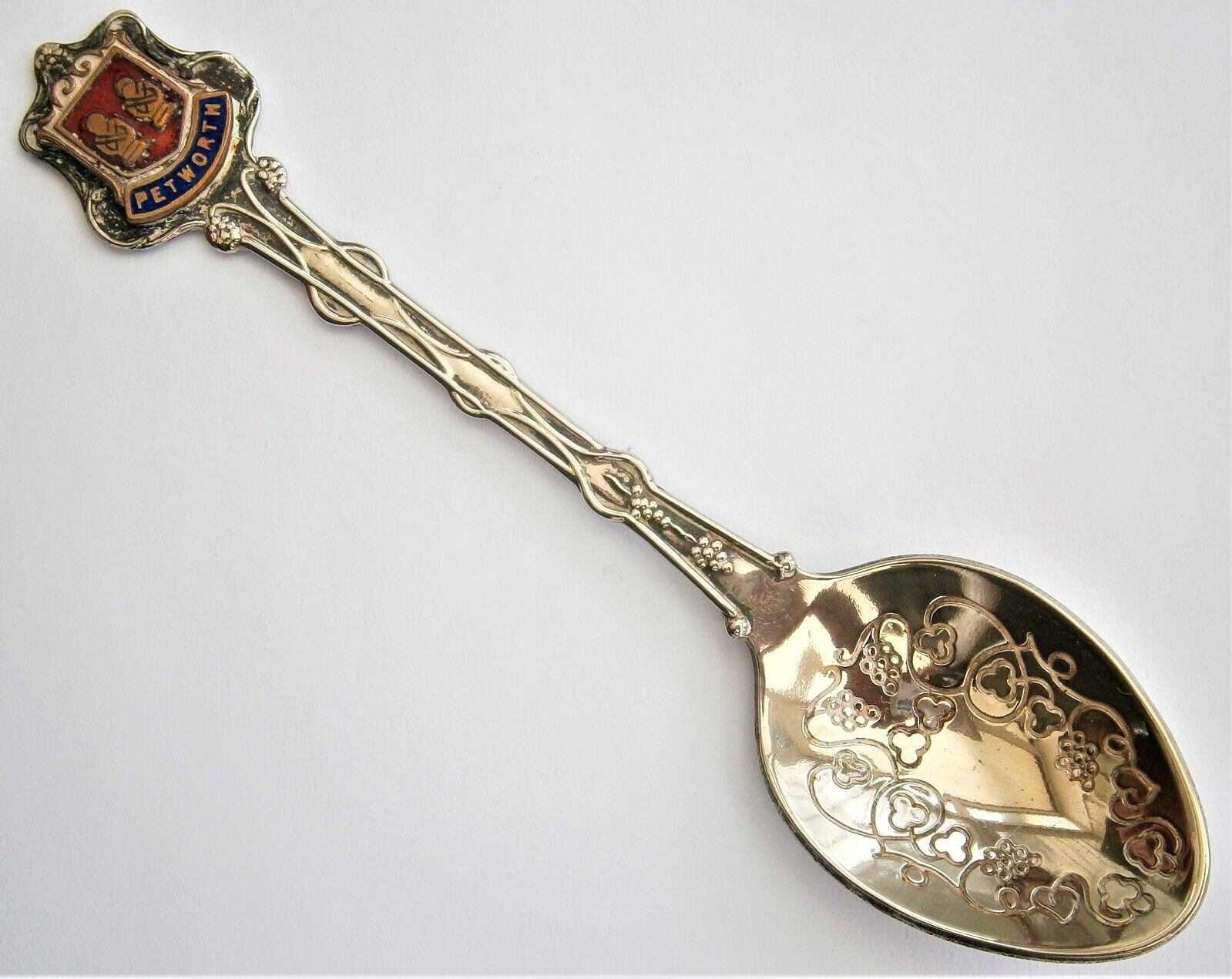 SK906) Vintage Petworth Sussex souvenir collectors spoon 