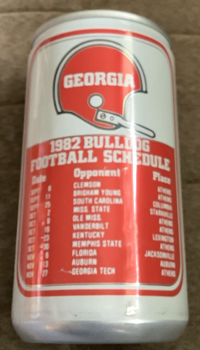 COUNTRY CLUB MALT LIQUOR 1982 Georgia Bulldog Football Schedule Beer Can