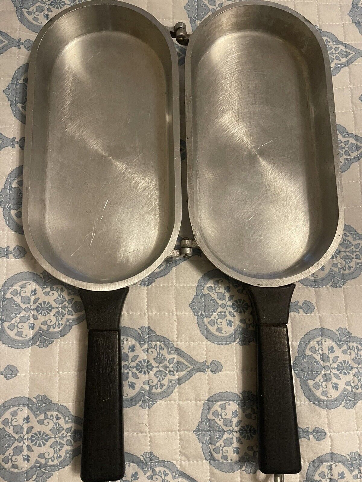 Vintage Miracle Maid Cookware Fish Fry Aluminum Folding Hinged Omelet Pan -NICE
