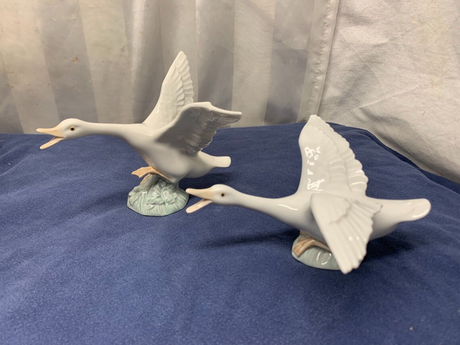 LLadro 2 Piece Vintage Flying Geese /Duck  Hand Painted Porcelain Figurine 6\