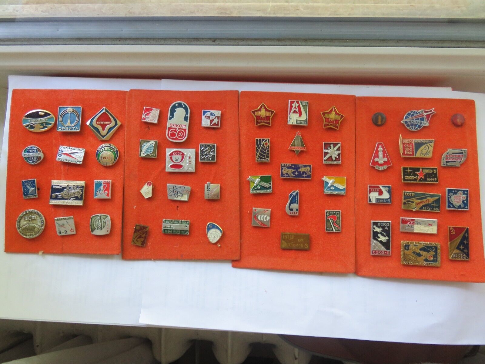 Vintage Soviet Russia set of BADGES about astronauts, COSMOS / Space - 50р