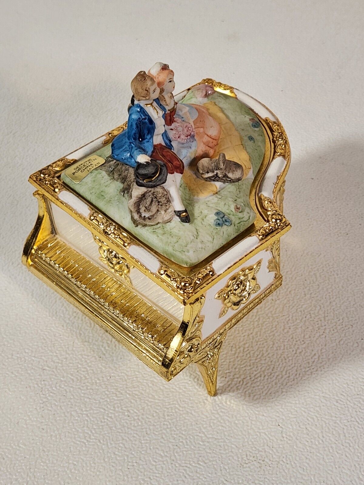Willitts Porcelain Lovers Piano Music Jewelry Box Cosmetic Defect SEE VIDEO