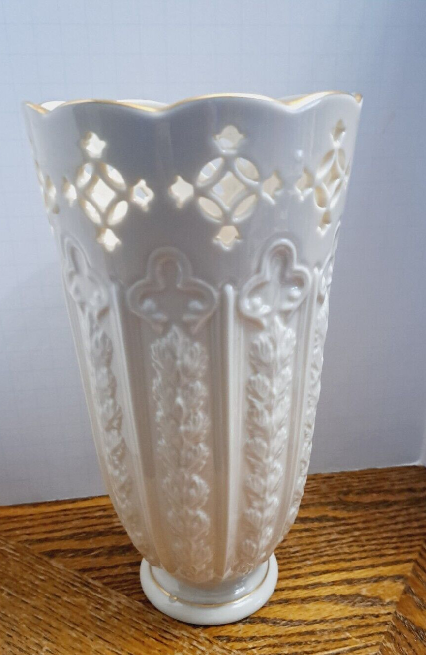 Lenox Fleur De Lis Vase 9 3/8\'\' High