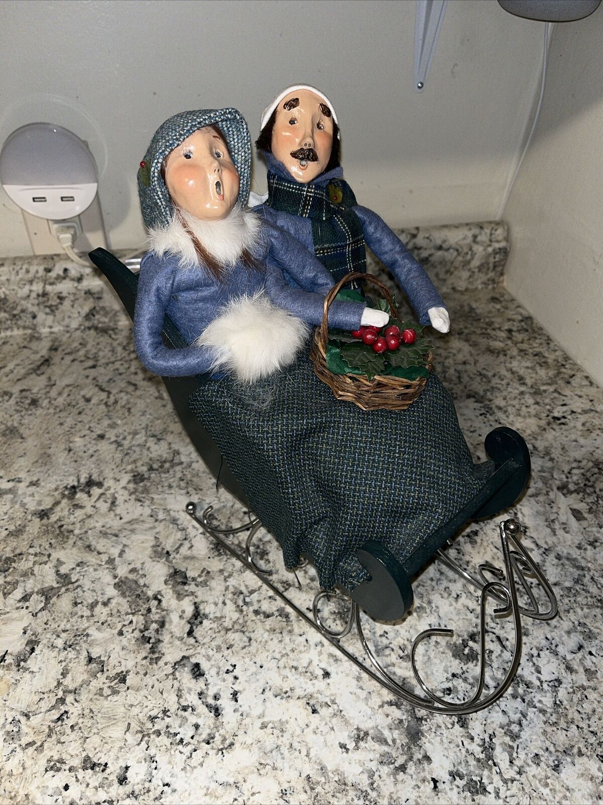 1995 Byers Choice Ltd Carolers Couple Man Woman in Christmas Sleigh Sled VINTAGE