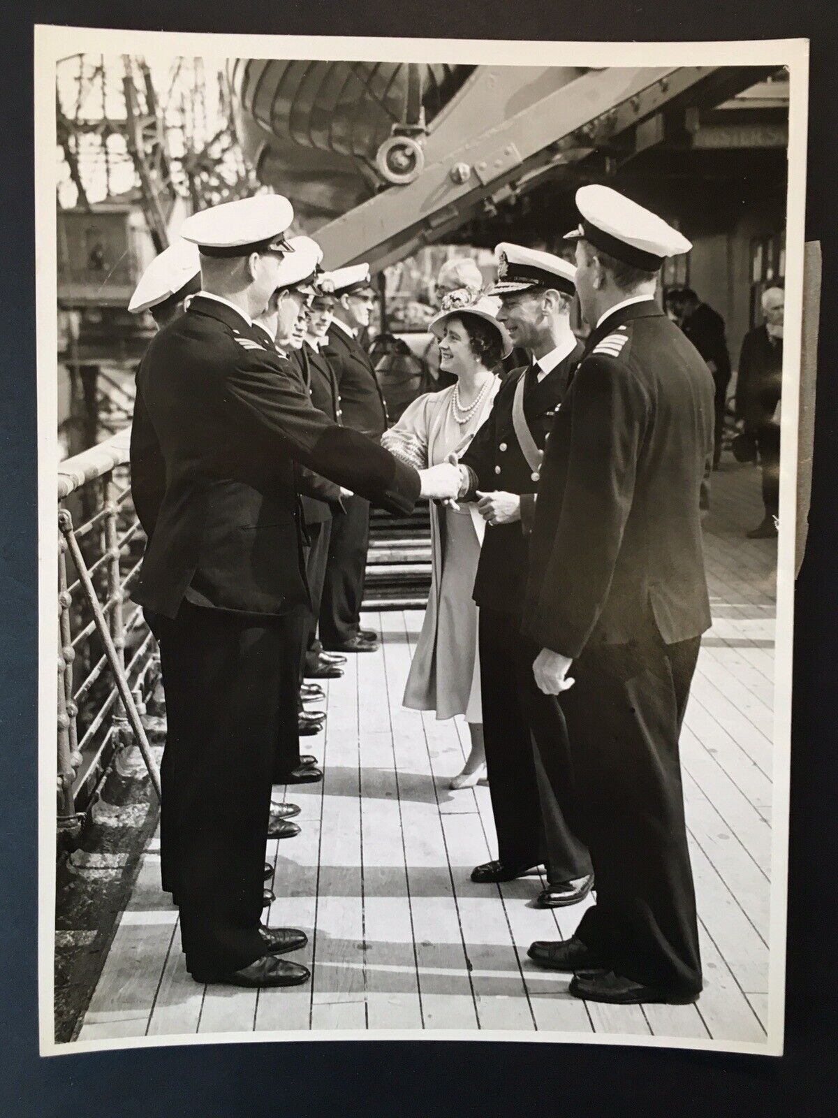 King George VI & Queen Mother Elizabeth Meeting Merchant Navy Vtg Press Photo