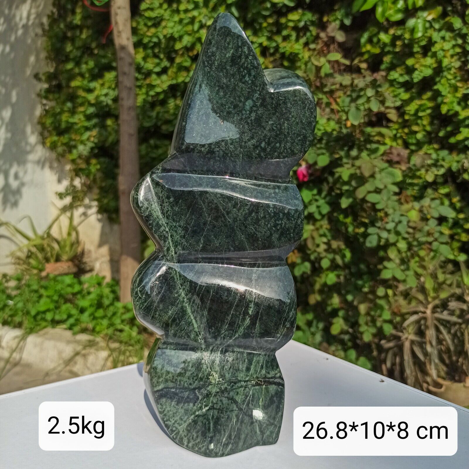 2.5KG Jungle Green Serpentine Freeform Tumble in a beautiful tall shape WNP01