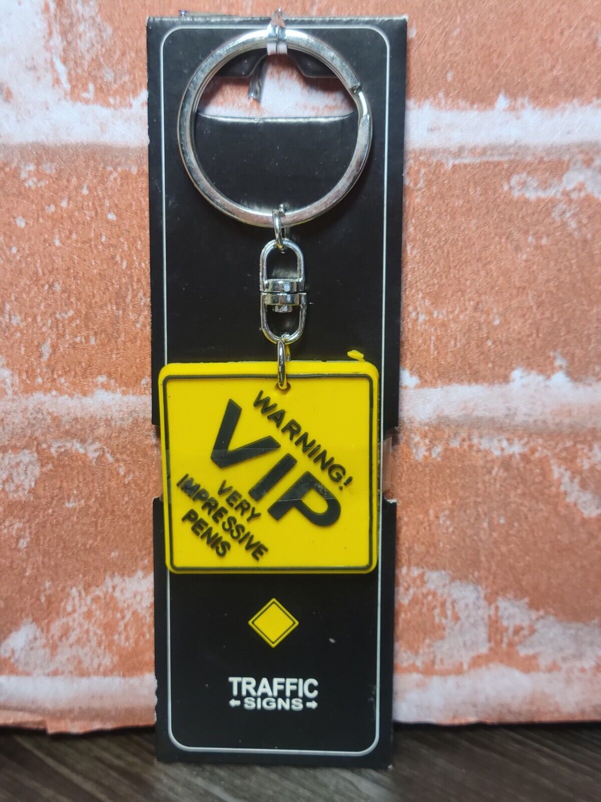Traffic Signs Gag Keychain Novelty Funny WARNING VIP VERY IMPRESSIVE PENIS
