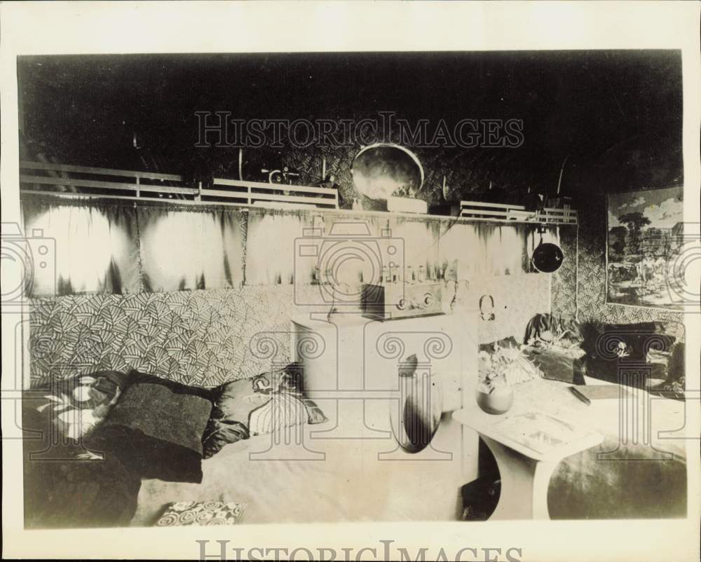 1926 Press Photo Interior living room area of touring car made in Nice, France
