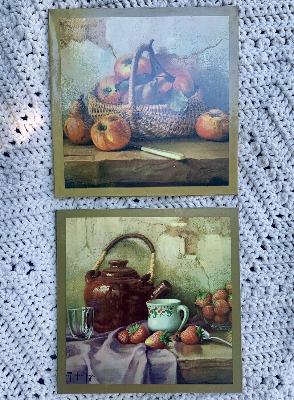Set Of 2 Vintage Kitchen Decorative Trivet, Fruit/Basket / Straw Print Top 8”x8”
