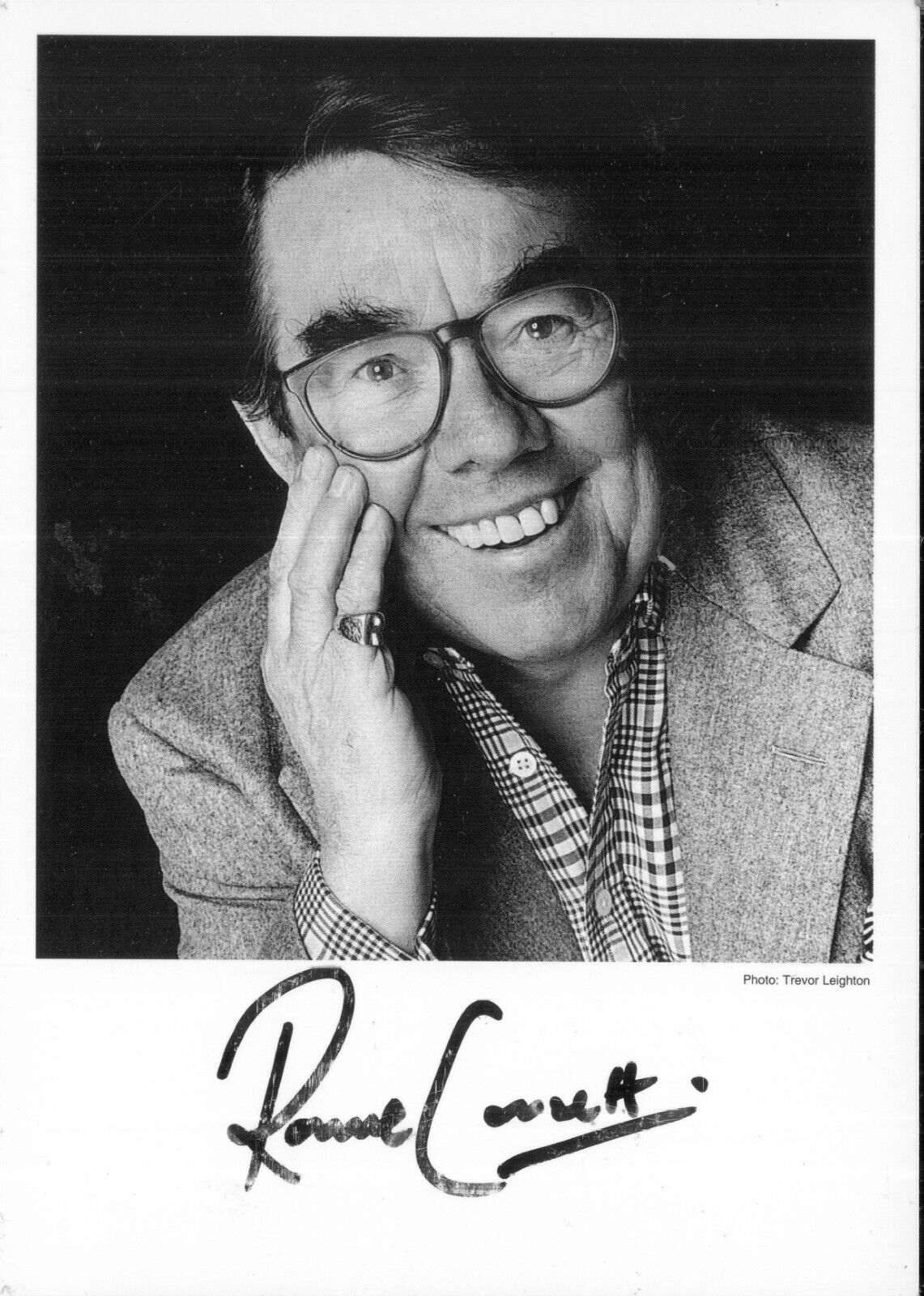 Ronnie Corbett - Signed Autograph