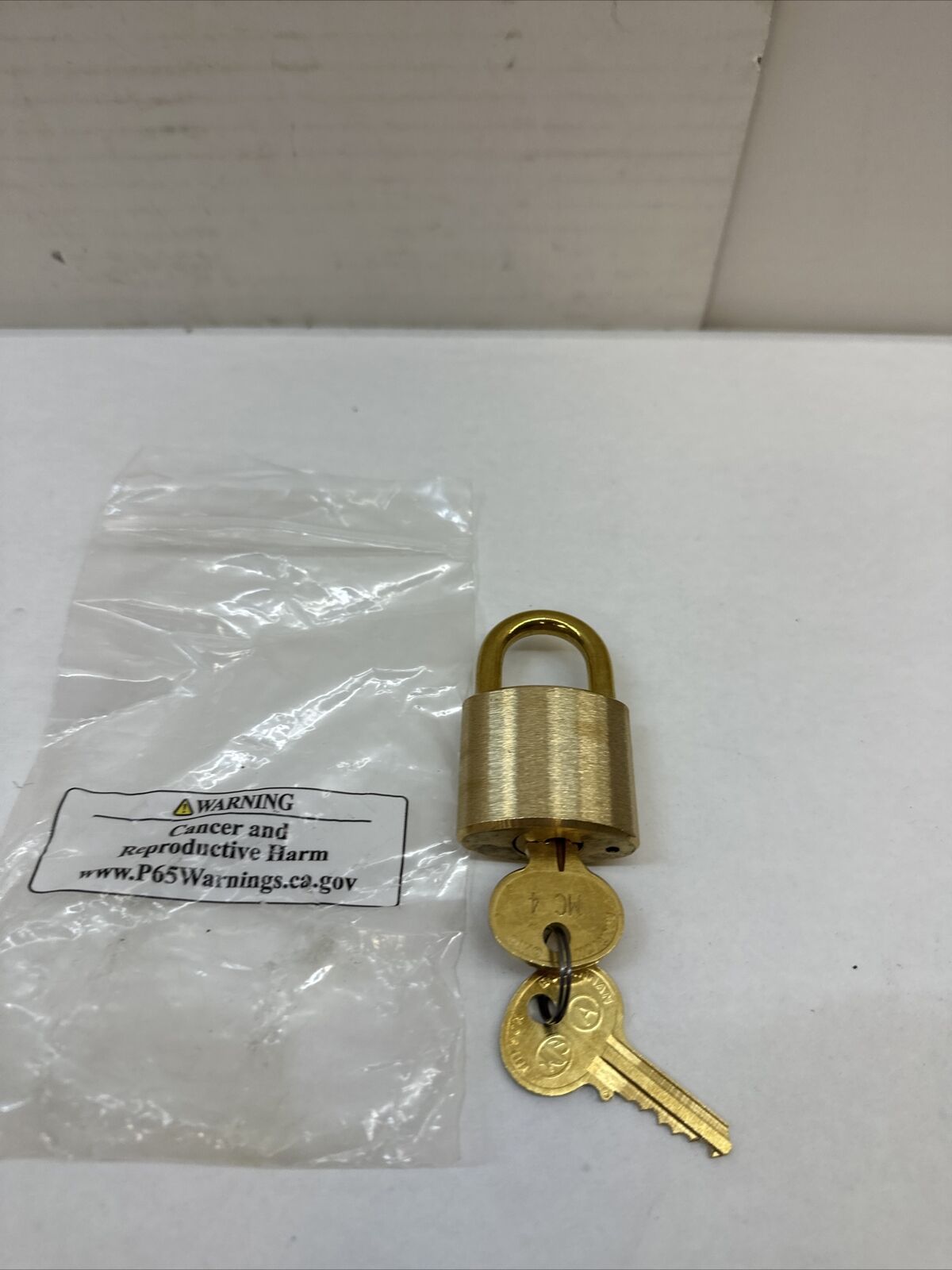 New  Wilson Bohannan WB Padlock Brass Lock w/ 2 KEYS