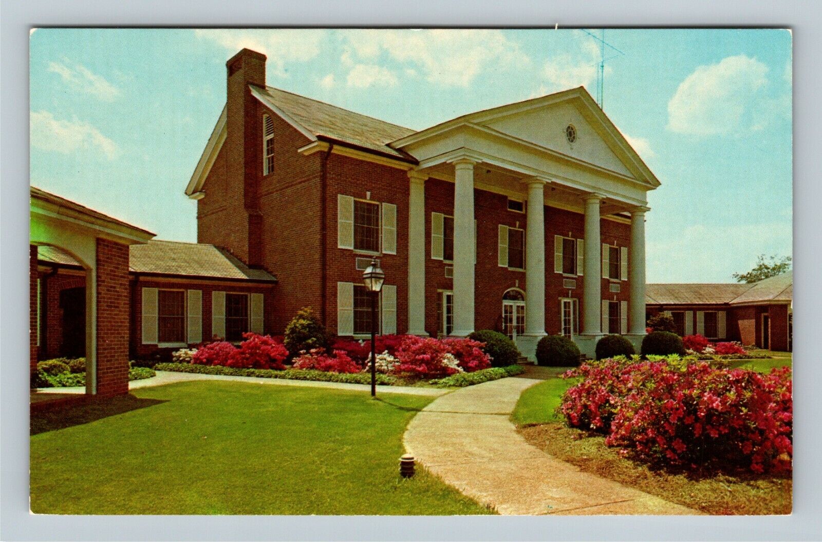 Perry GA, Quality Inn, Azaleas In Bloom, Interstate 75 Georgia Vintage Postcard