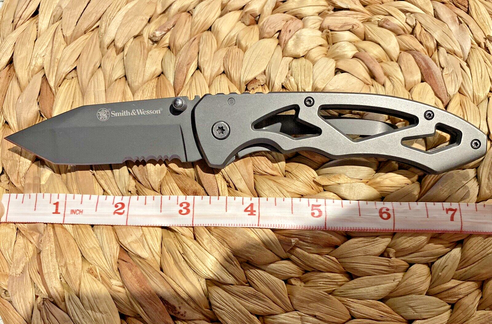 Smith & Wesson CK400LTS Gray Folding Knife Tanto Point Blade-Excellent Condition
