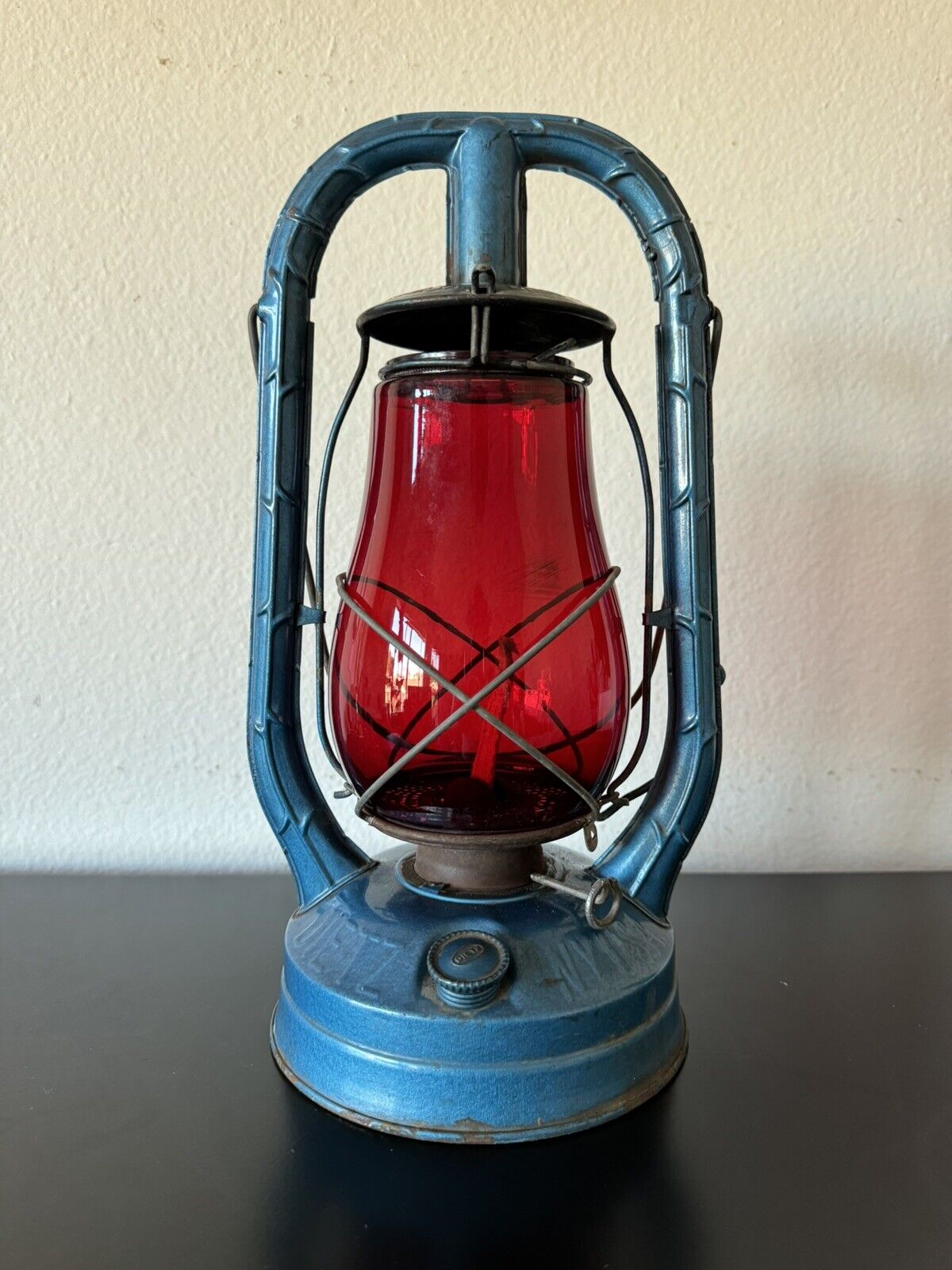 Monarch Dietz Tubular Lantern New York N.Y. USA Red Globe 14” Vintage