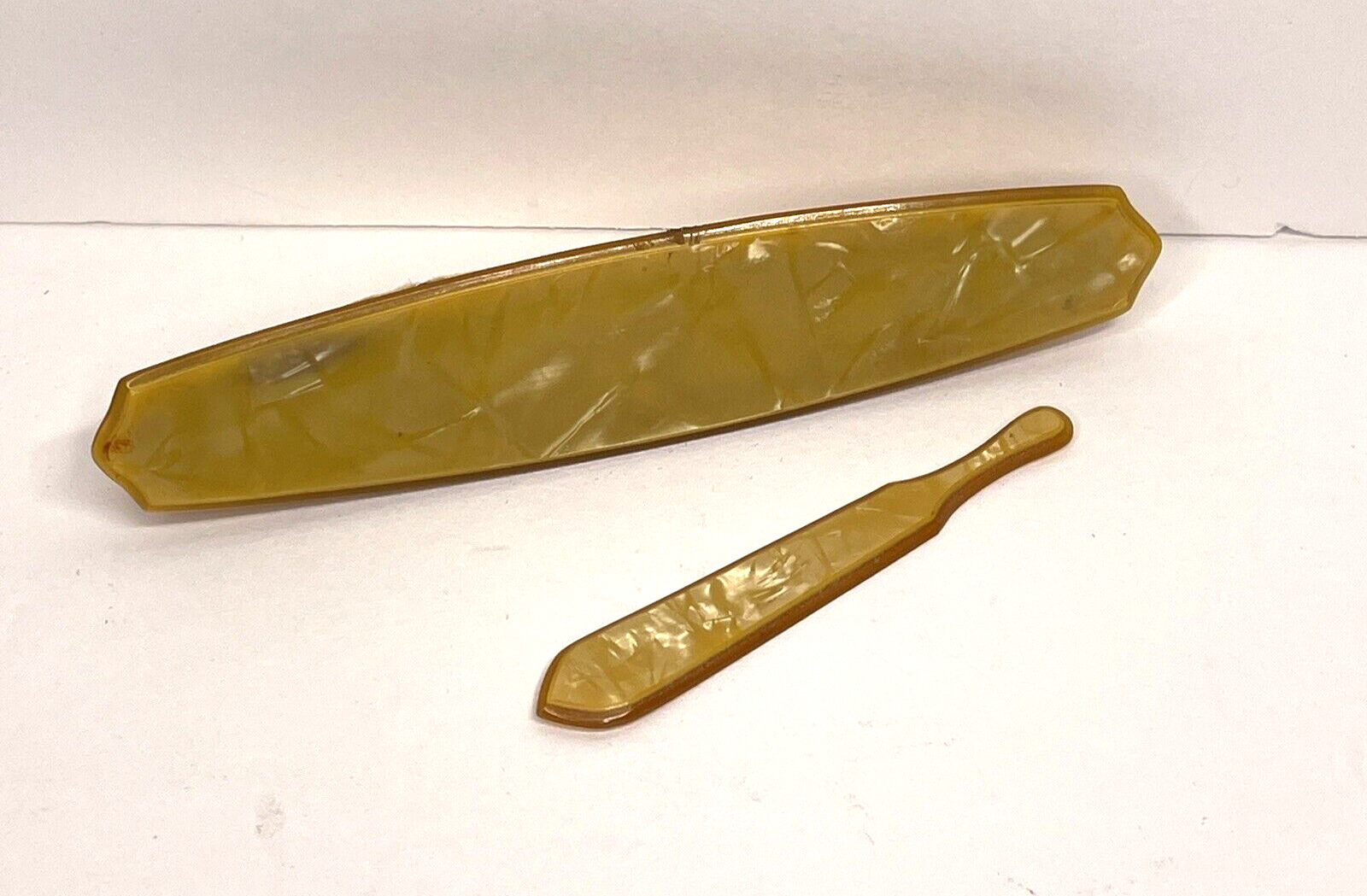 Antique Pearlized Celluloid Bakelite Finger Buff & Cuticle Tool