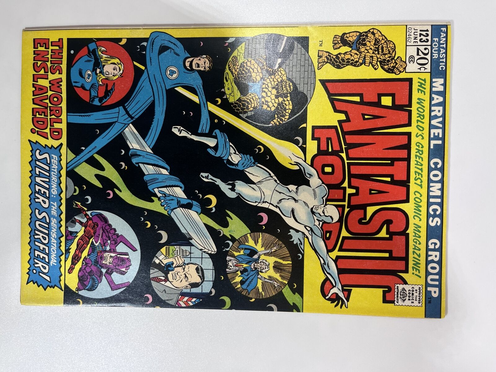 Fantastic Four #123 (1972) Silver Surfer vs Fantastic Four in 7.5 Very Fine-