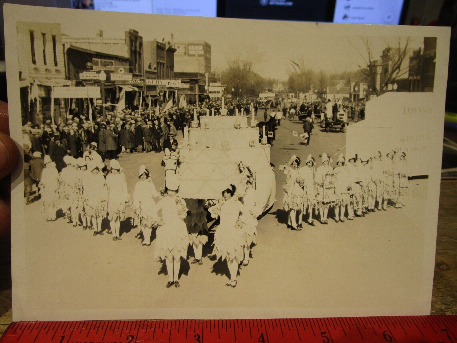 ANTIQUE OLD PHOTO PICTURE Brookings South Dakota 1927 State College Parade Float