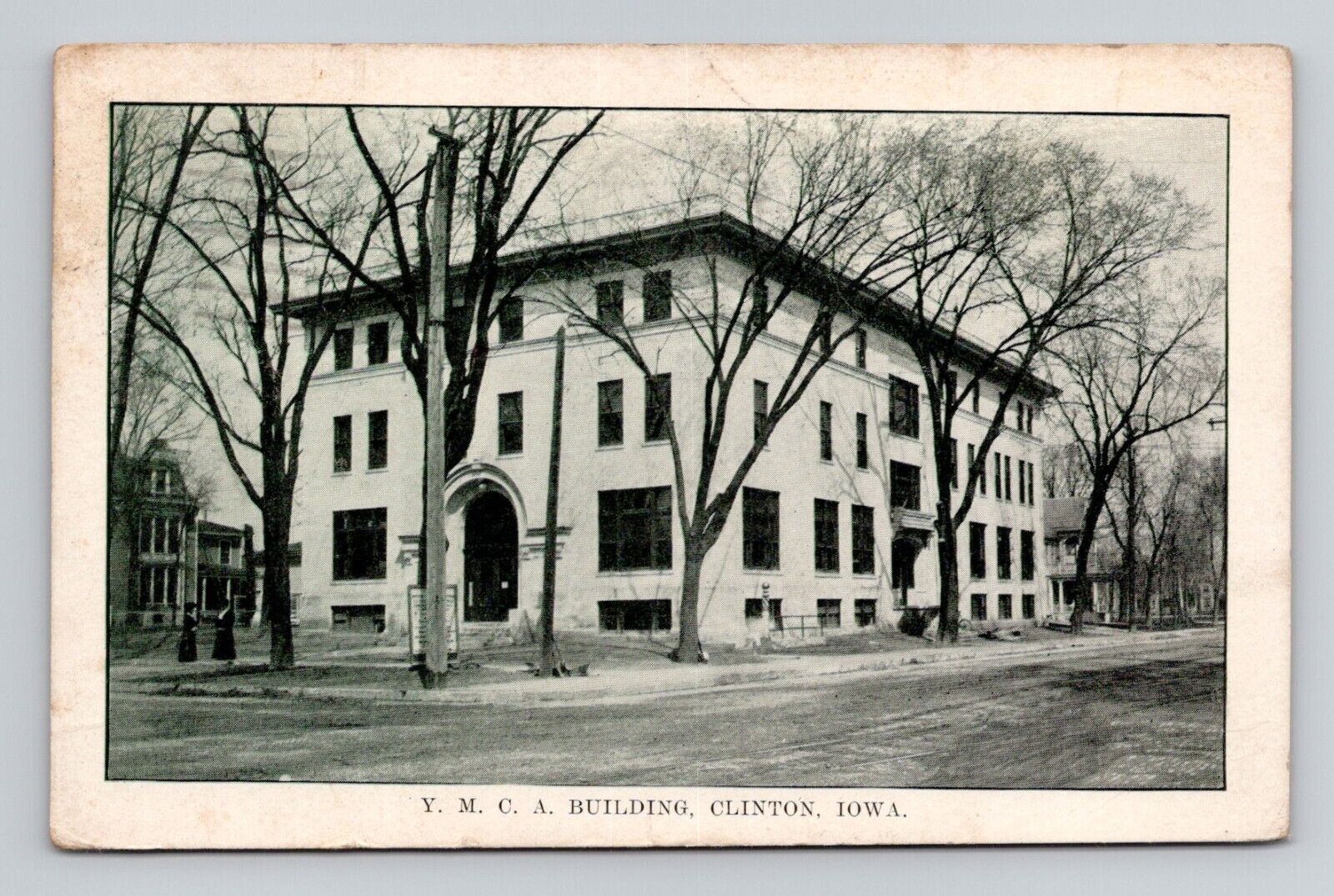 Postcard YMCA Building in Clinton Iowa, Vintage N19
