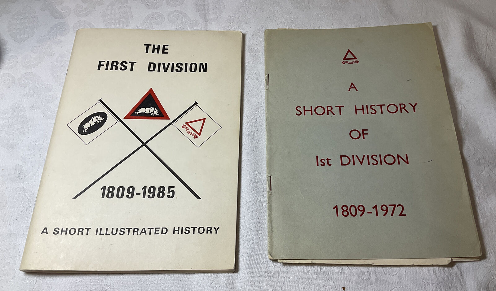 2 Booklets The First Division 1809 1985 1972 British Military History Soft Cover