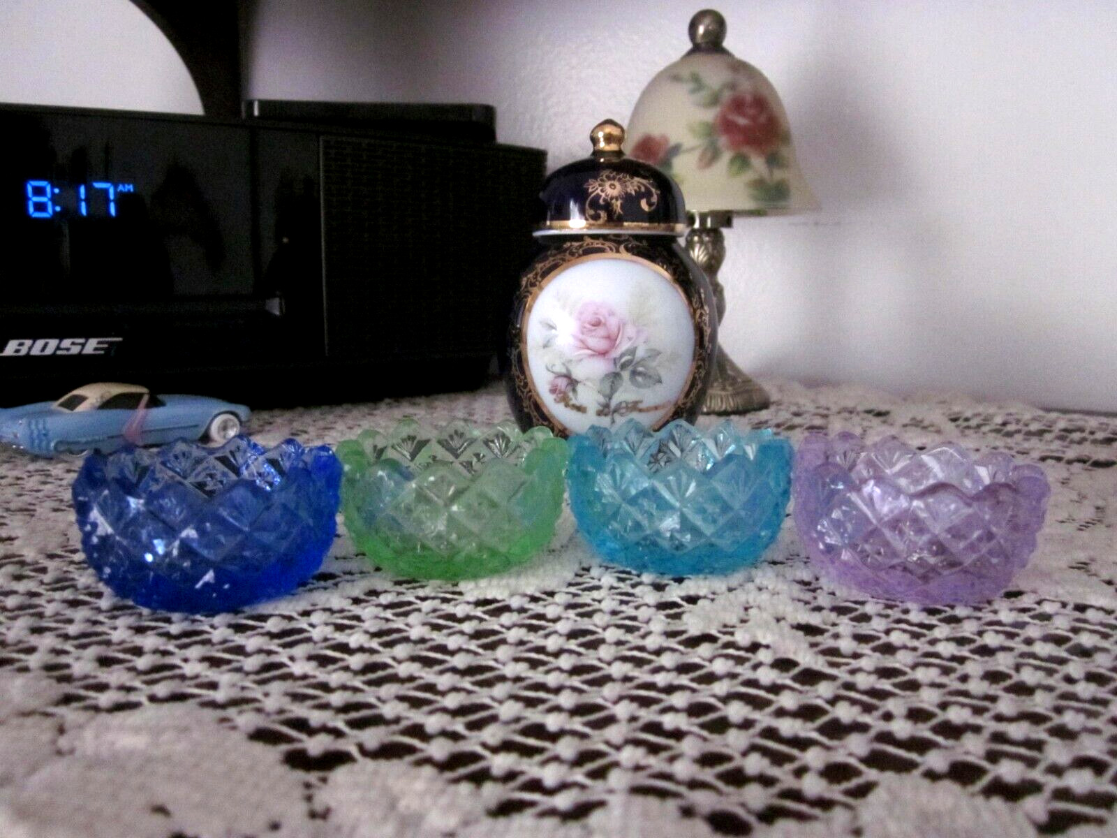 set of 4 vintage pretty colors diamond cut glass open salts