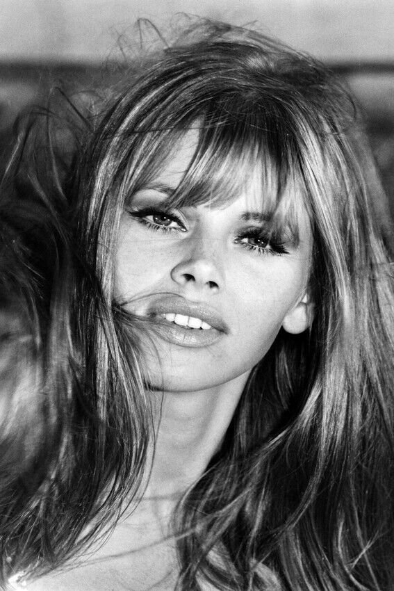 BRITT EKLAND 24x36 inch Poster STUNNING FULL LIPS POUTY GLAMOUR POSE