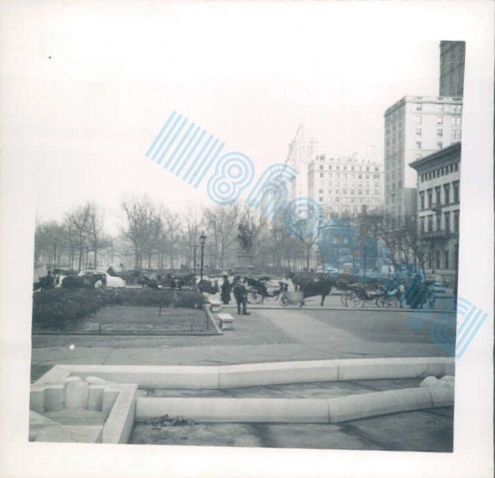 New York Horse drawn cabs grand Army plaza  in 1951 3. 5 x 3.5 inch 