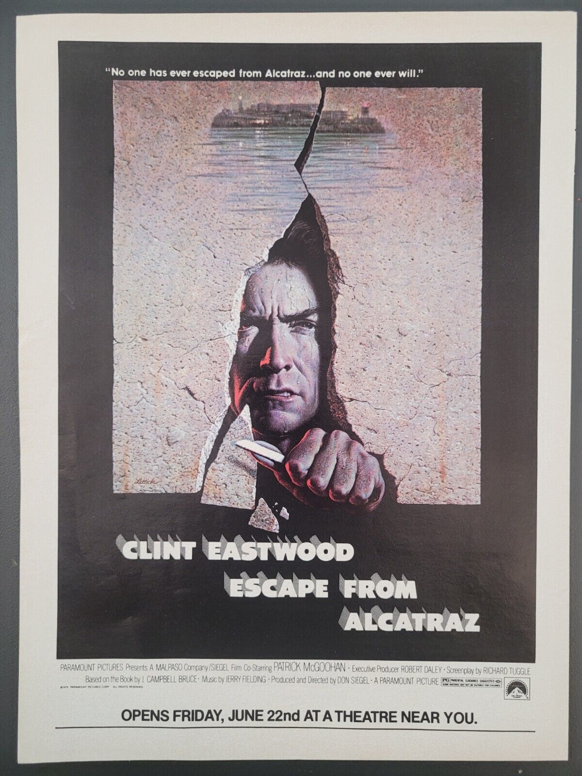 1979 MAGAZINE PRINT OF \'ESCAPE FROM ALCATRAZ\' Clint Eastwood Poster Movie Film 