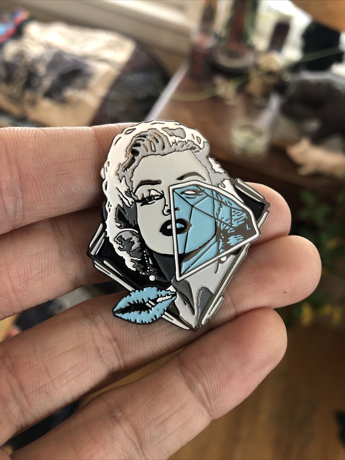 Marilyn Monroe Pin Up Collectible Artwork metal Enamel pin for a hat or backpack