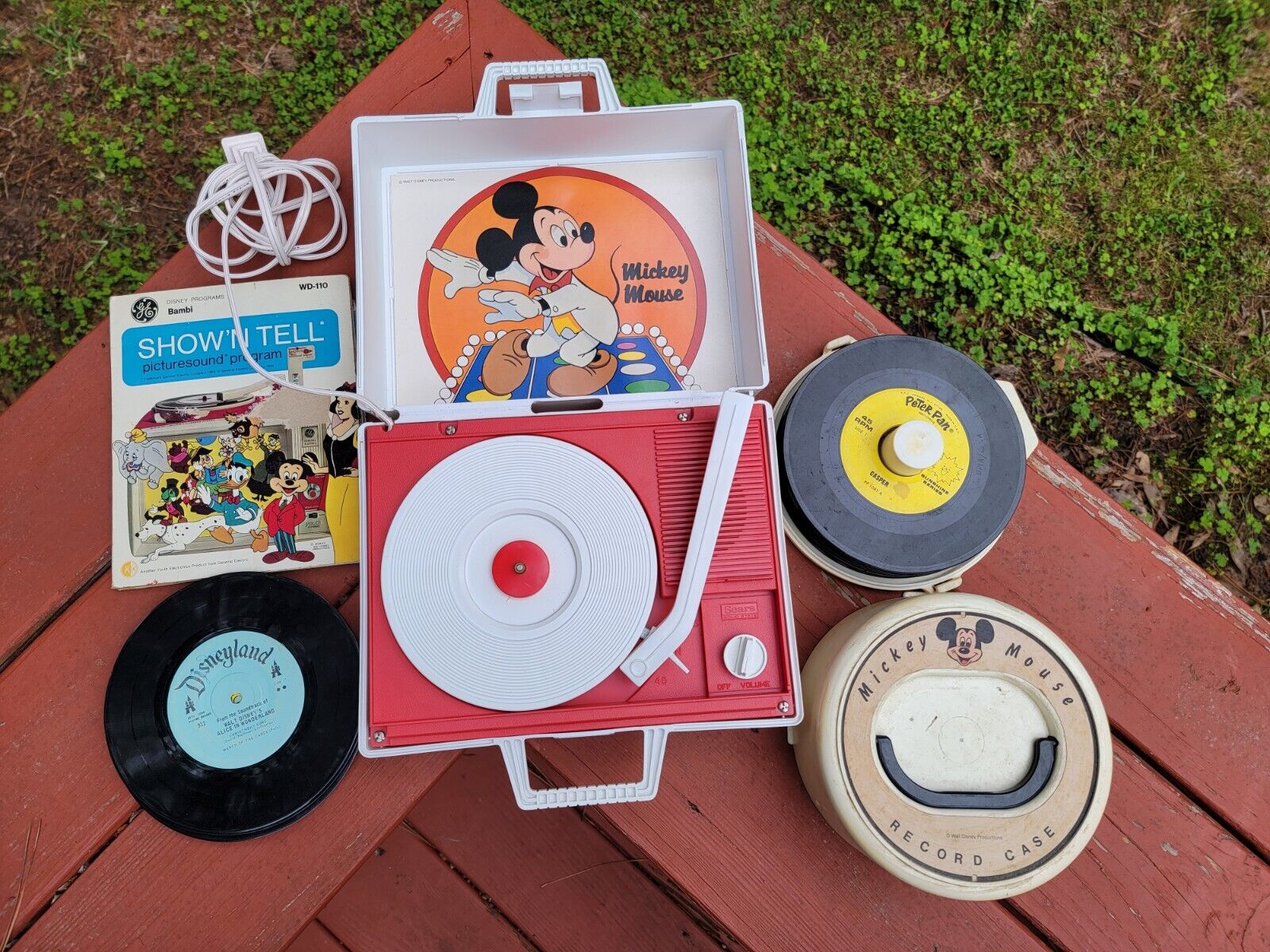 Vintage Sears Walt Disney Mickey Mouse Portable Record Player 34 Records Case