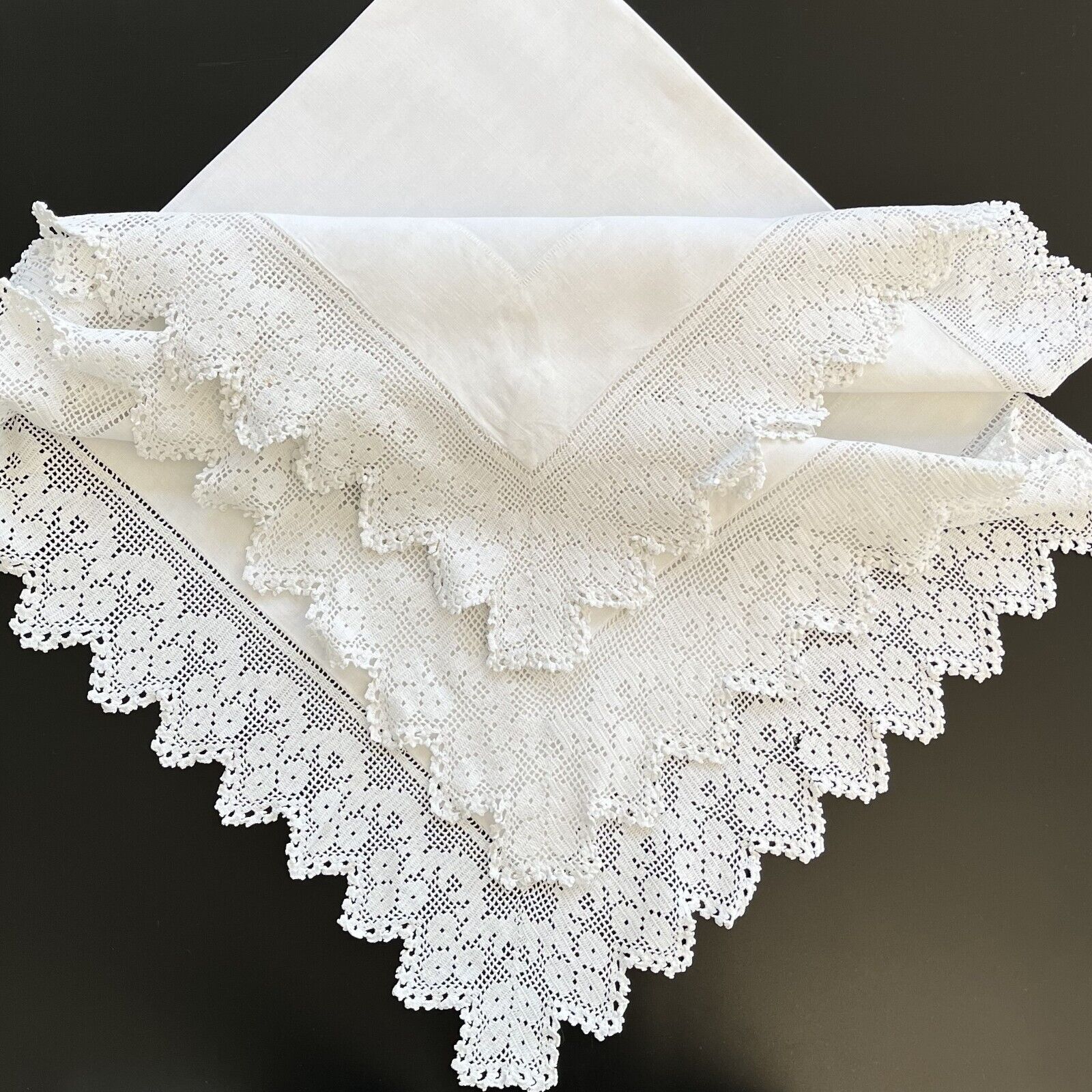 Vintage - White - Lace Edged Table Cloth – 92cm x 96cm