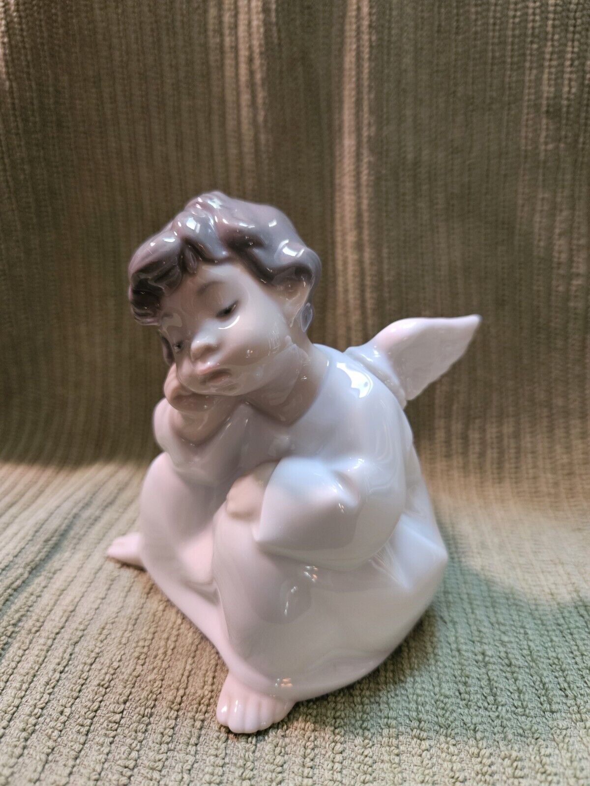 Lladro 'Angel Thinking' #4539 Figurine w/Box - Gloss Finish - Retired