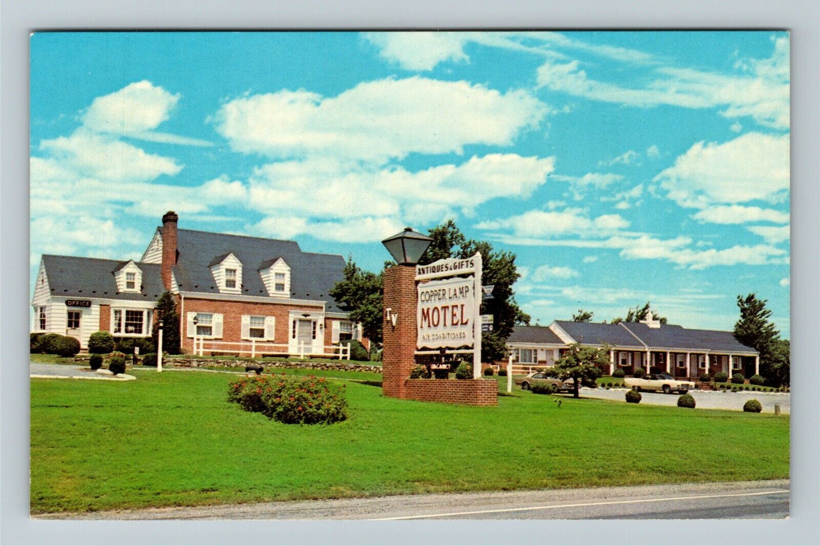 Winchester VA-Virginia, Copper Lamp Motel, Antique Vintage Souvenir Postcard