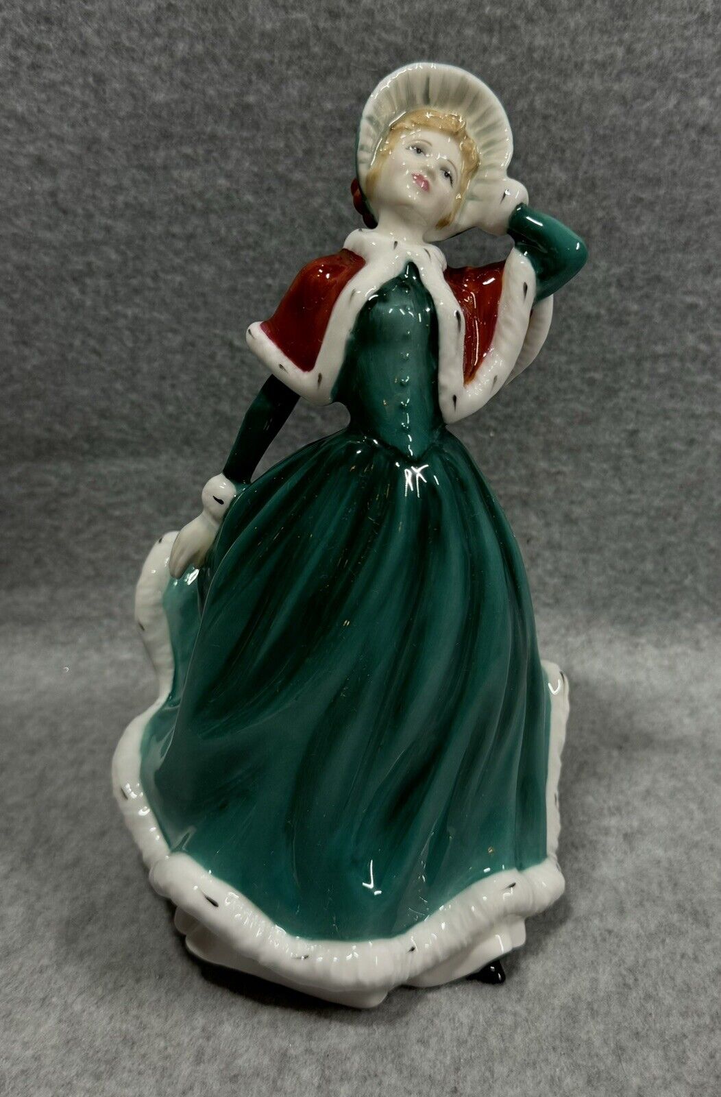 Royal Doulton Classics CHRISTMAS DAY 2001  HN 4315 Lady Holiday Figurine England